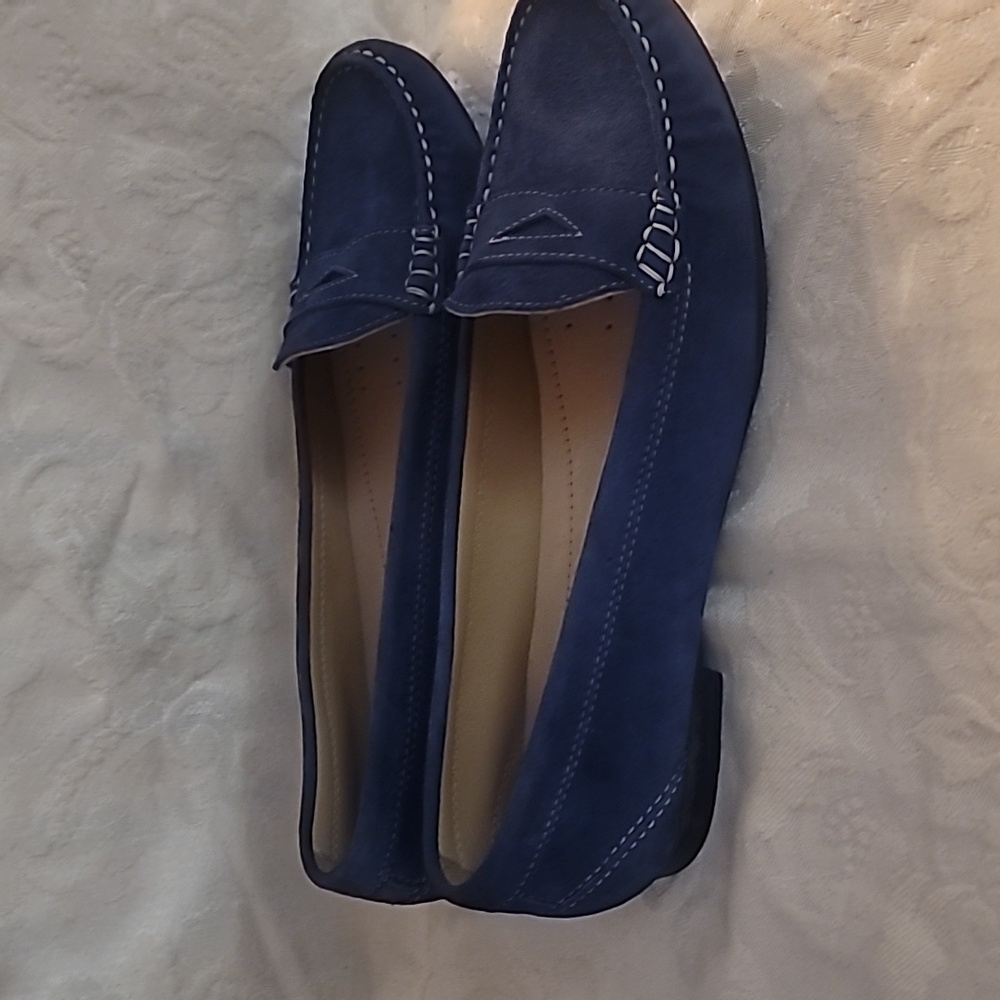 Flat shoes